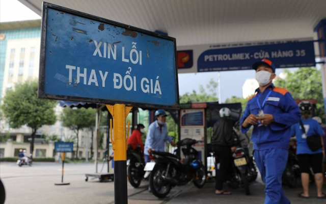 Giá xăng trong nước giữ nguyên tại kỳ điều hành ngày 12/6 nhưng dầu thì tăng
