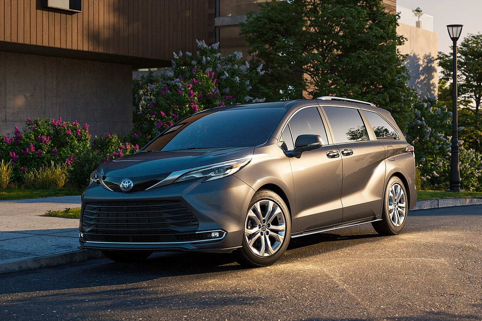 Toyota Sienna 2024 vừa ra mắt với một số thay đổi, mức tiêu hao nhiên liệu ấn tượng